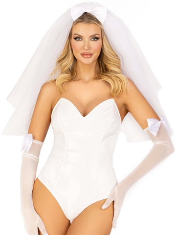 Tiered bridal veil with satin bow accent. - worldclasscostumes